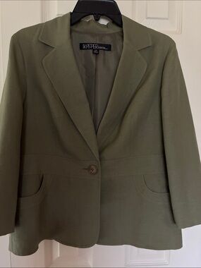 Kasper Essential Sportswear Olive Green Linen Blend Single-Button Blazer 12P
EUC